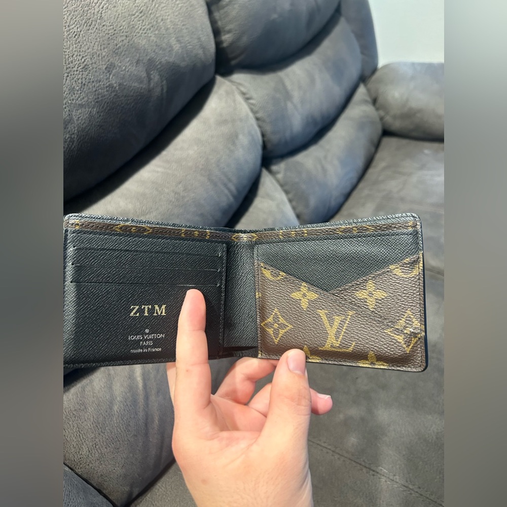Men’s Louis Vitton wallet